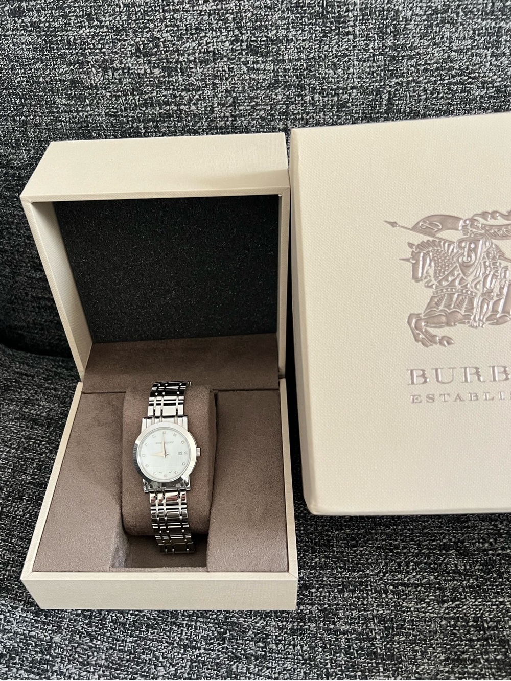 Burberry Silver Stainless Steel classic lady Watch with White crystal Dial